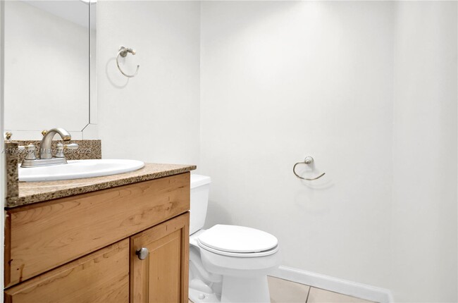 Building Photo - 3701 N Country Club Dr