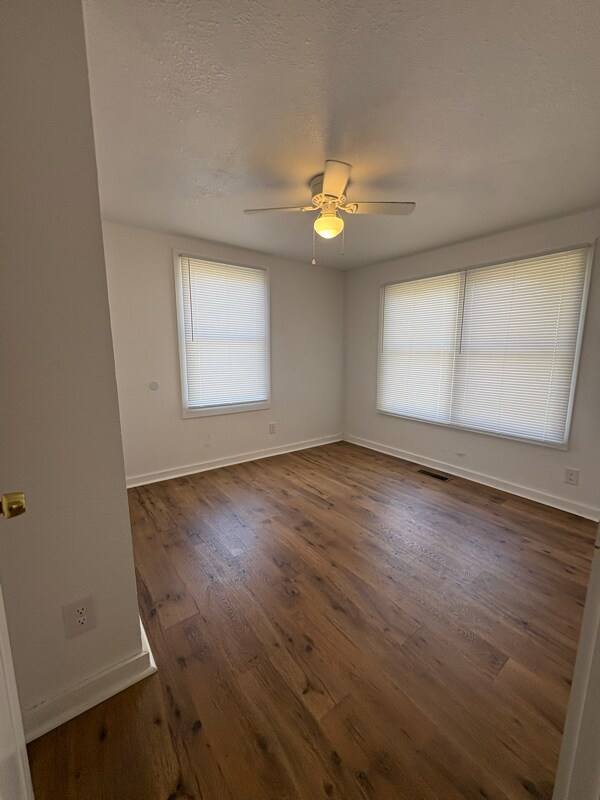 Building Photo - 202 Jenkins Rd