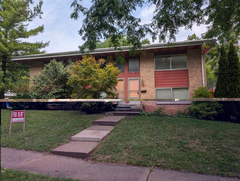 Building Photo - 1466 Bemidji Dr