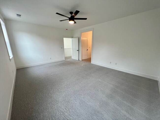 Building Photo - 206 Bogey Ln
