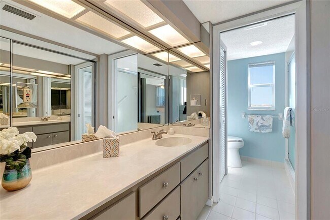 Building Photo - 500 Treasure Island Causeway