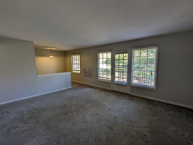 Building Photo - 723 Whitcomb St