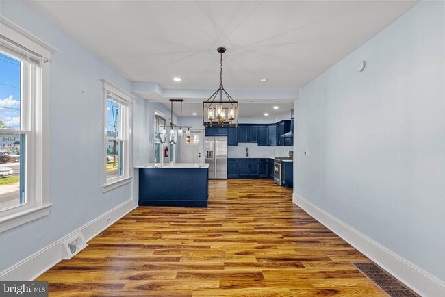 Building Photo - 601 High St