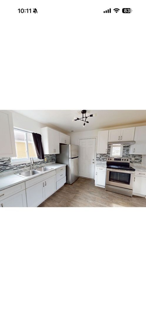 Building Photo - 718 Langley Ave