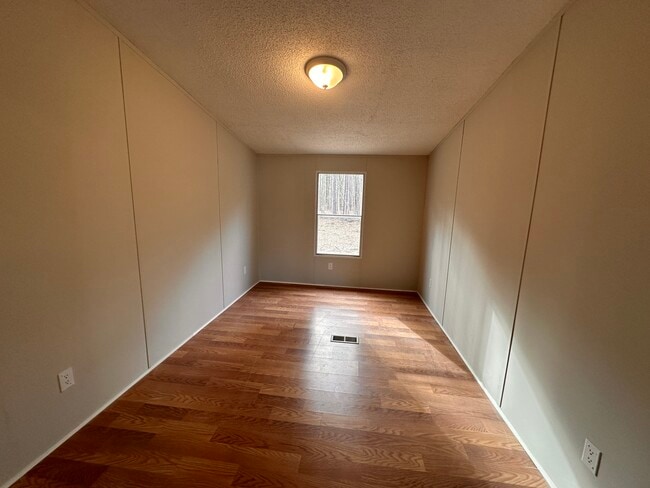 Building Photo - 113 Willow St