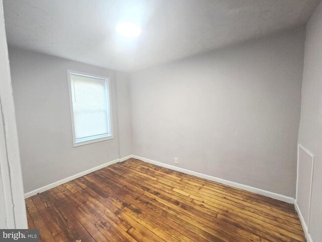 Building Photo - 2540 S 61st St