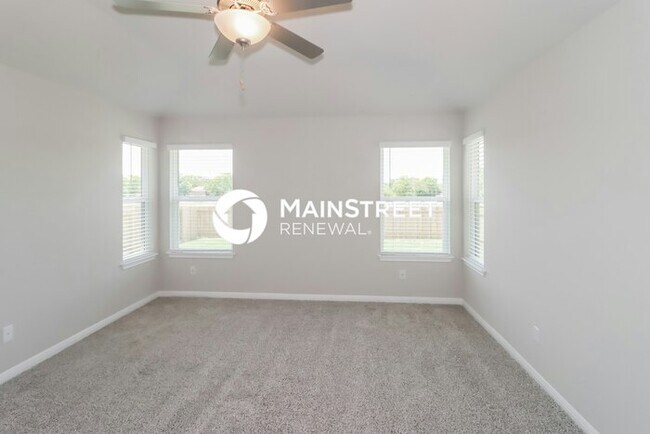 Building Photo - 3 Bedroom Pet-Friendly Home in Hutto, TX with Main Street Renewal