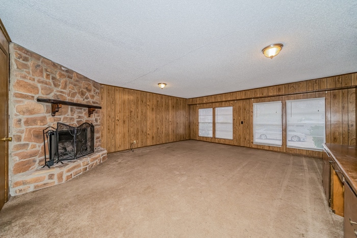 Building Photo - 206 Valencia Dr