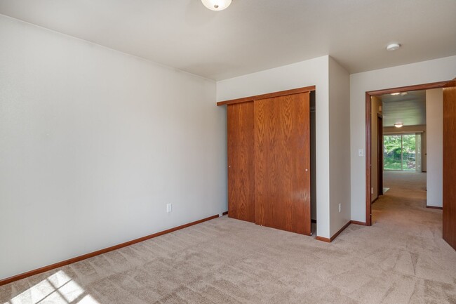 Building Photo - 2 Bed 2 Bath Home - 55+ Community Only