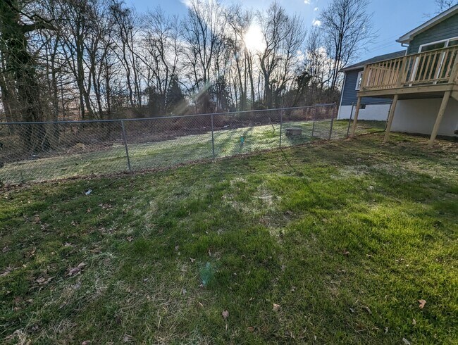 Building Photo - 1836 Perryville Rd