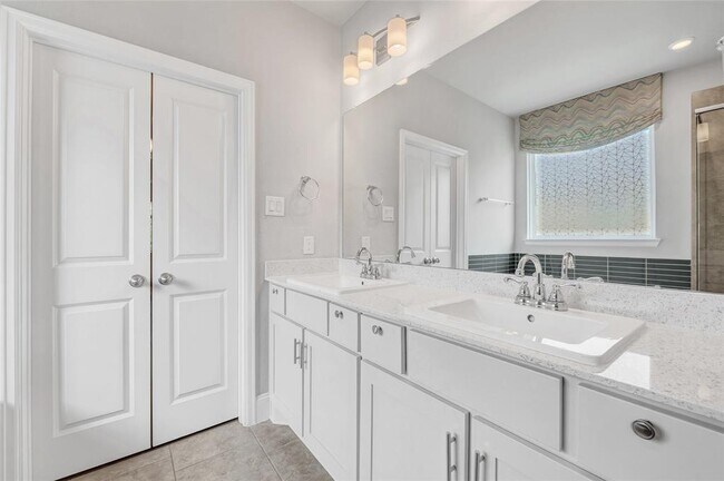 Building Photo - 21102 Verismo Dr