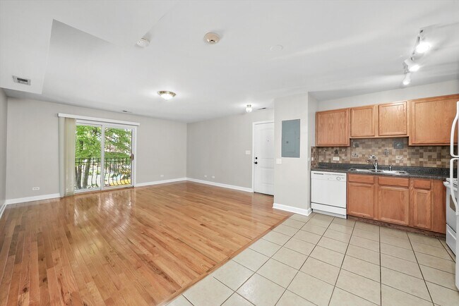Building Photo - 3423 Ridgeland-301