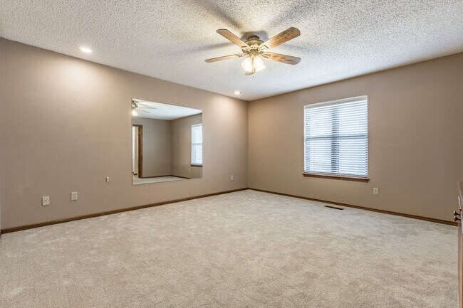 Building Photo - 9024 Northridge Dr