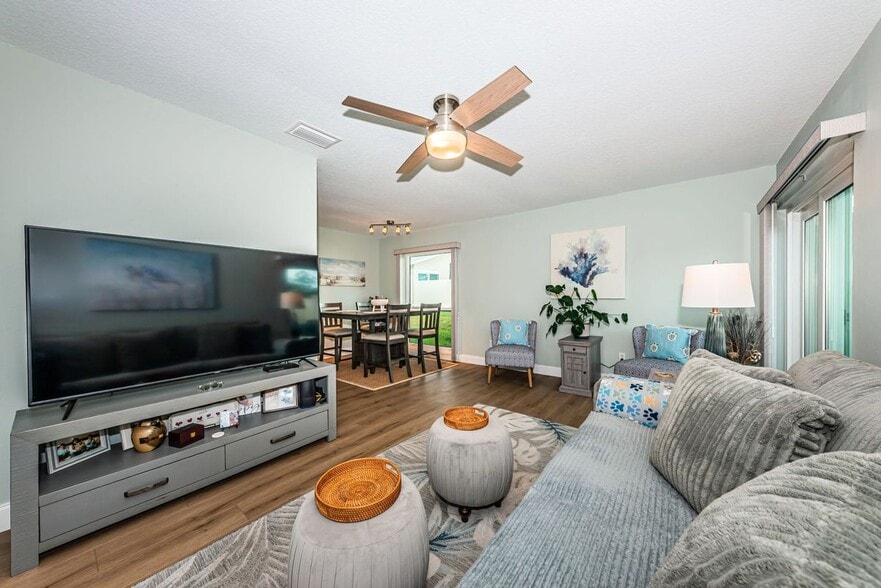 Building Photo - 2735 SHERBROOKE LANE C
