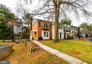 Building Photo - 20569 Strath Haven Dr