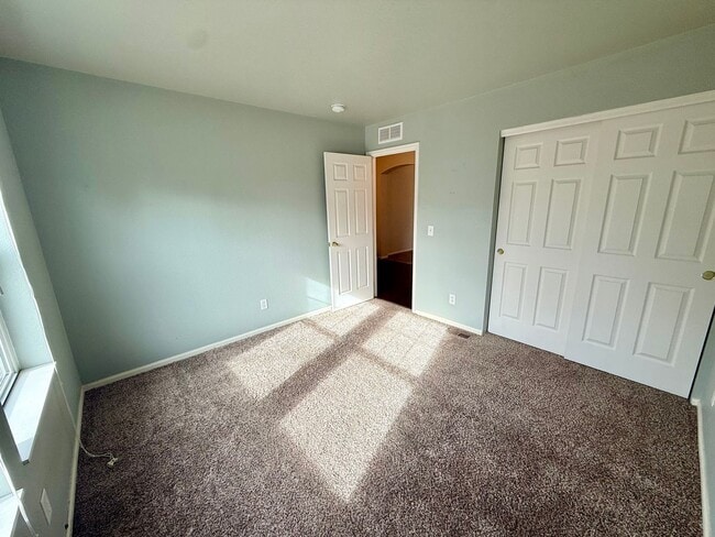 Building Photo - 3 bedroom, 2 Bath Ranch Home with 2 Car Attached Garage (WEEKLY MOWING INCLUDED) in South Fort Co...