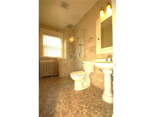 Building Photo - 78 Arundel St