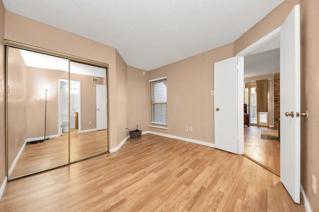 Building Photo - 10555 Turtlewood Ct