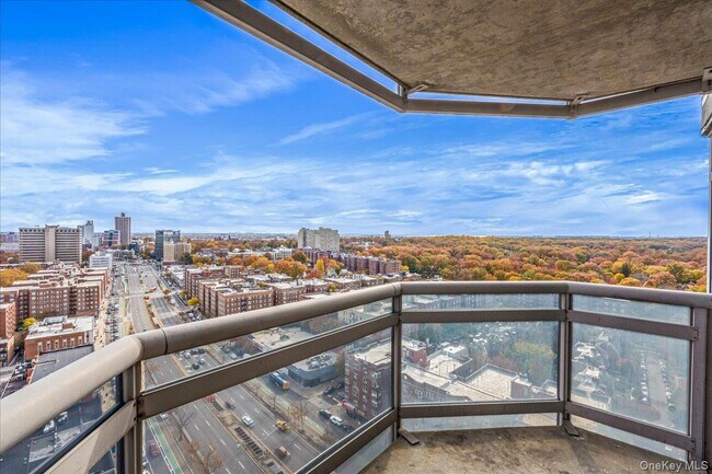 Building Photo - 112-01 Queens Blvd