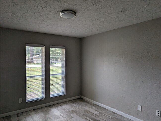 Building Photo - 25822 Glen Loch Dr