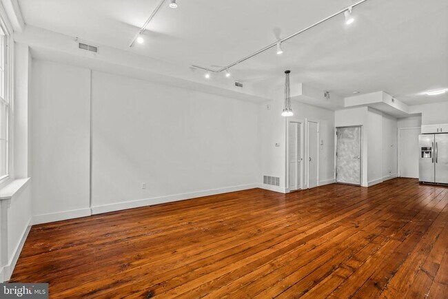 Building Photo - 120 N 3rd St