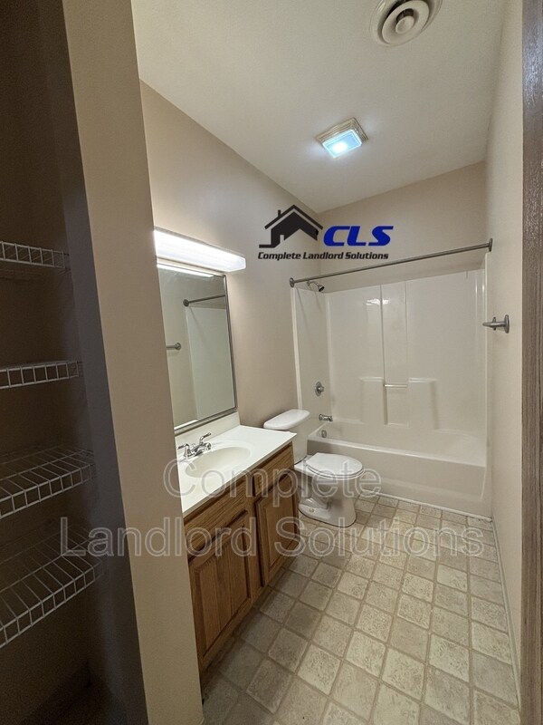 Building Photo - 1400 North Ave