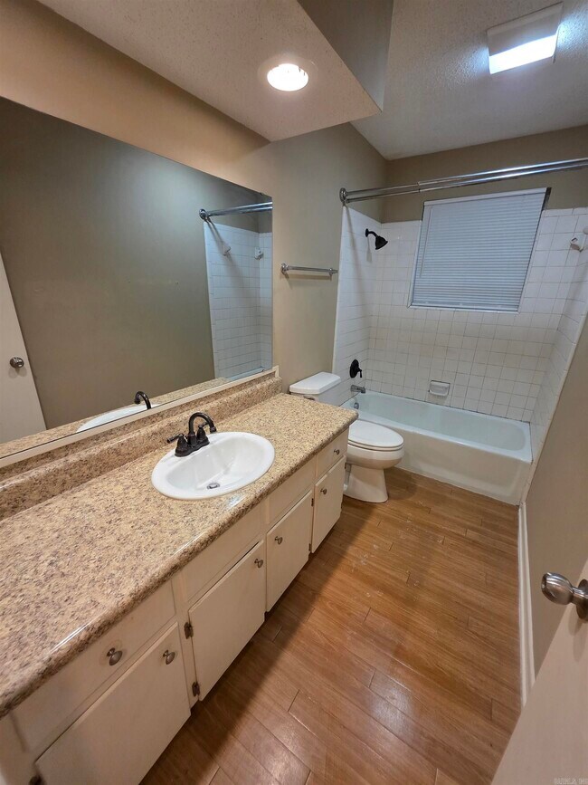 Building Photo - 11615 Ashwood Dr