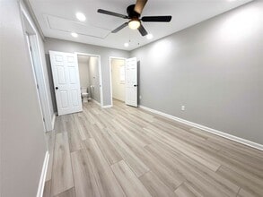 Building Photo - 1417 5th Ave N