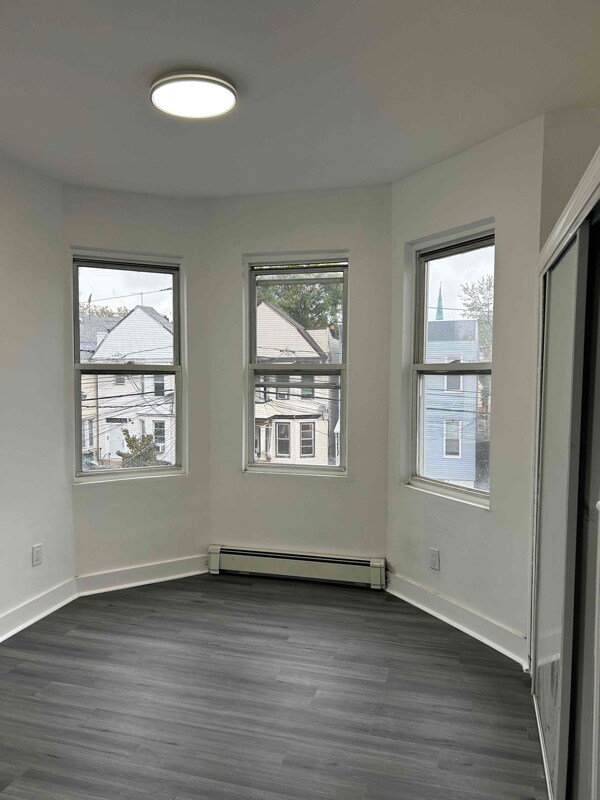 Primary Photo - 181 Neptune Ave
