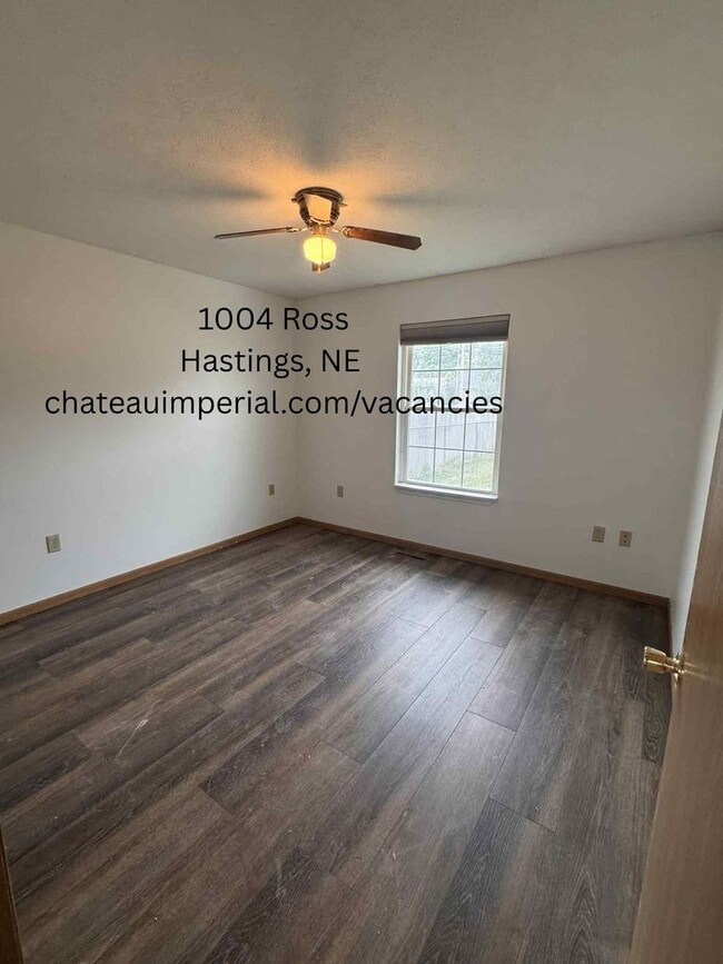 Building Photo - 4 bedroom, 2 bathroom house