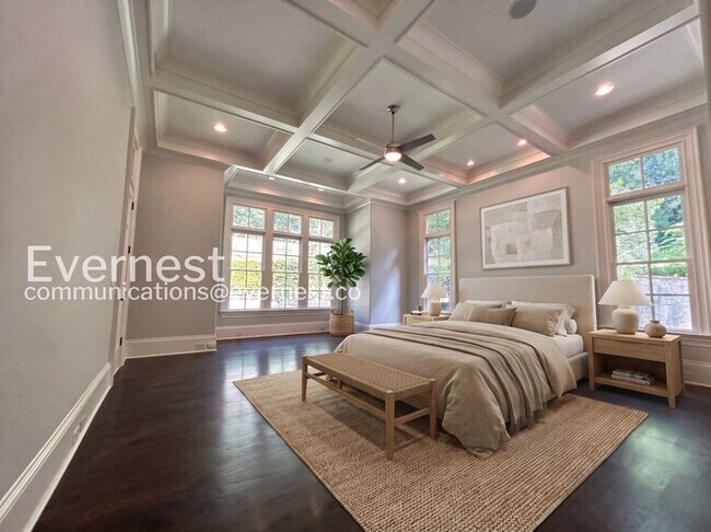 Building Photo - Spacious 7 Bed/8 Bath Home with Garage / Pet-Friendly / Available Now!