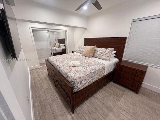 Building Photo - 3675 SW 26th St