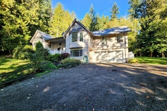 Building Photo - 8542 Battle Point Dr NE