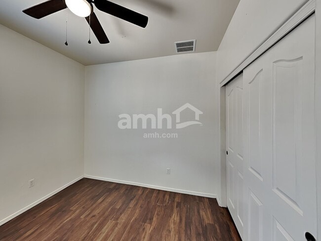 Building Photo - 7626 E Shadybrook Ln