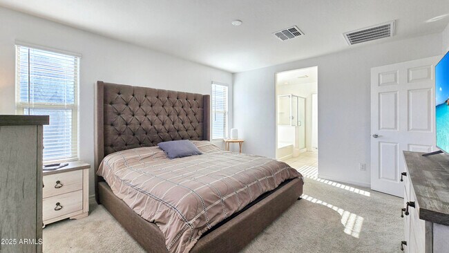 Building Photo - 4242 S 58th Dr