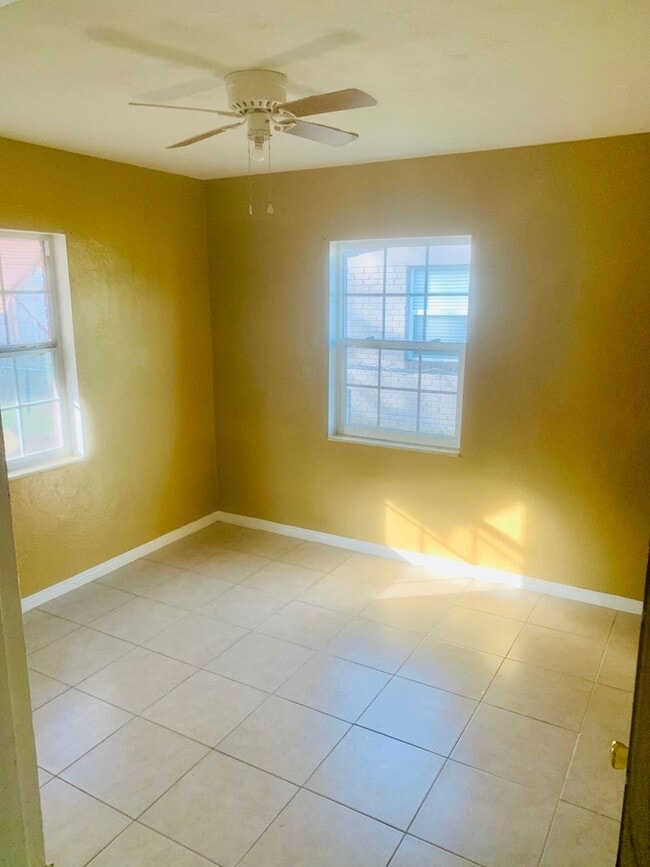 Building Photo - 4379 Neptune Dr SE