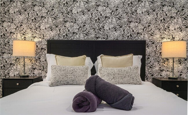 Building Photo - 2827 S Indian River Dr