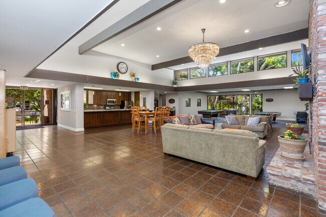 Building Photo - 6416 Friars Rd