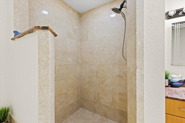 Building Photo - 1620 Presidential Way