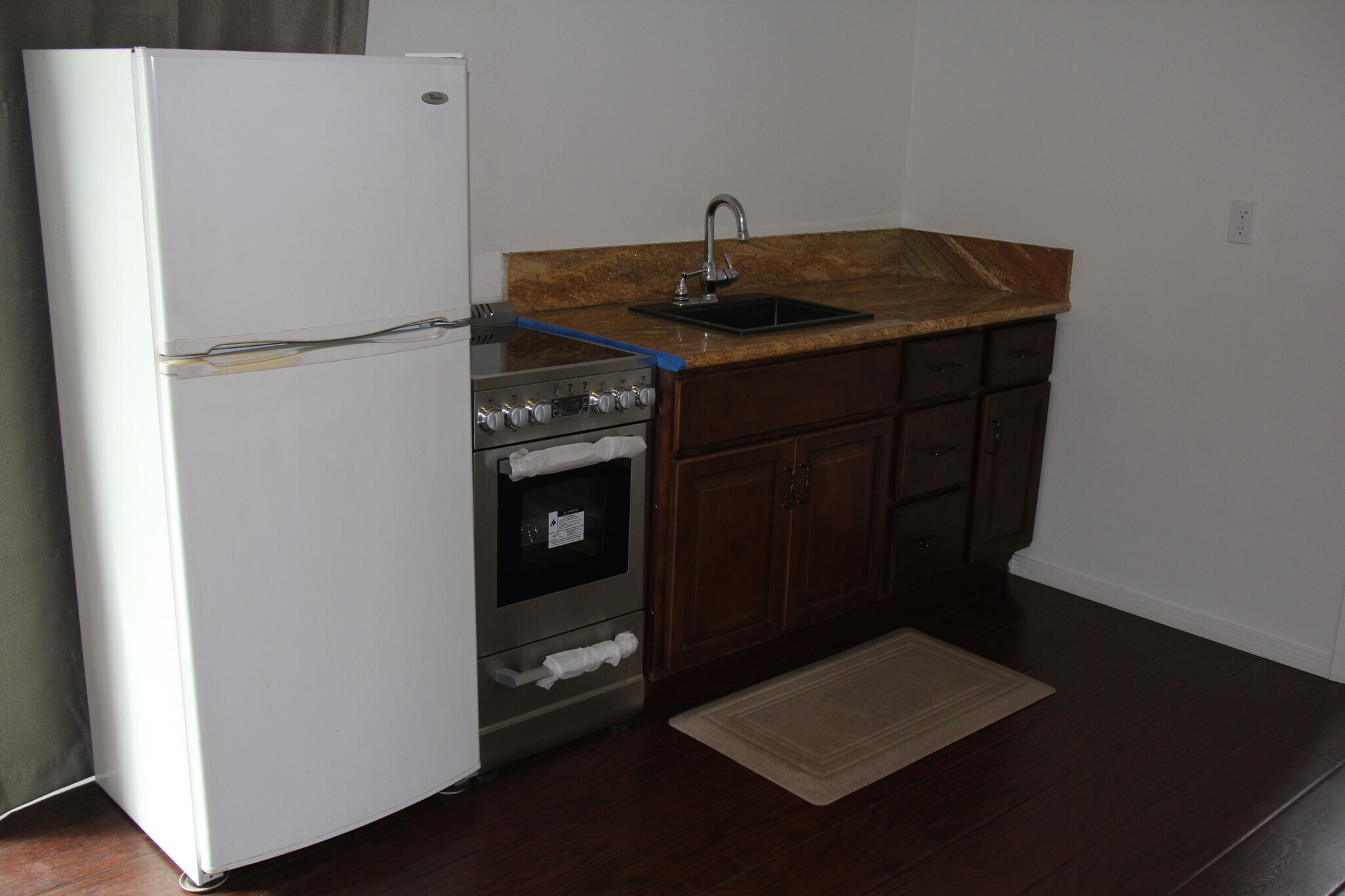 Kitchen - 2010 Pacific Ave