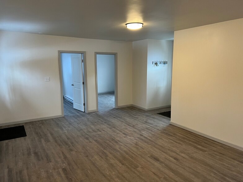 Building Photo - 19 Hammond Ln