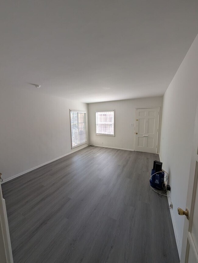 Building Photo - 2783 W 27th St