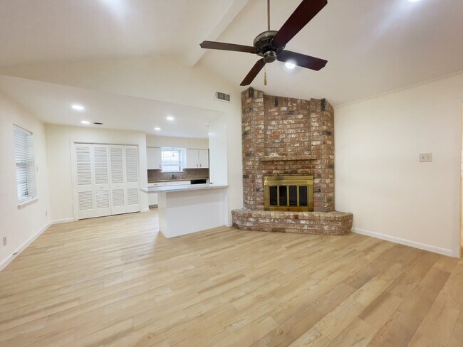 Building Photo - 7710 Romney Rd