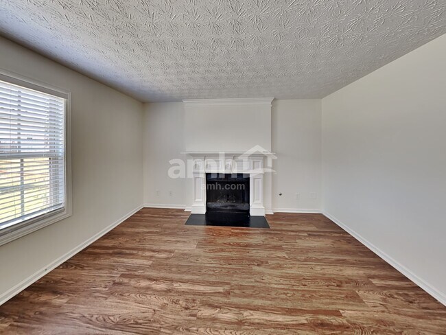 Building Photo - 169 Maxton Ave