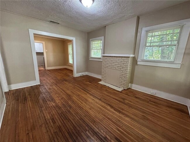 Building Photo - 134 N Carlen St
