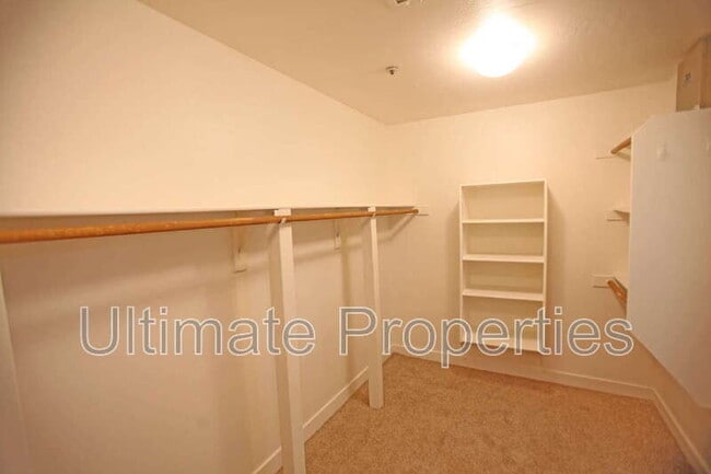 Building Photo - 13872 E Kalil Dr