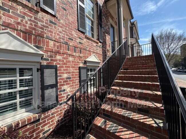 Building Photo - 110 Rose Garden Ln