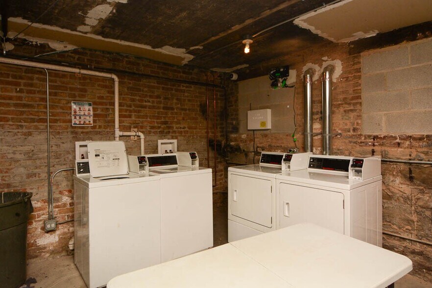 Building Photo - 1524 N Kedzie Ave