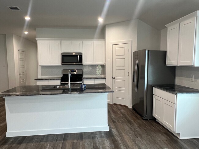 Building Photo - 1107 Fringed Bluestar Dr