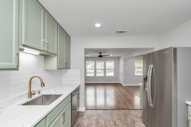 Building Photo - 1709 S Park